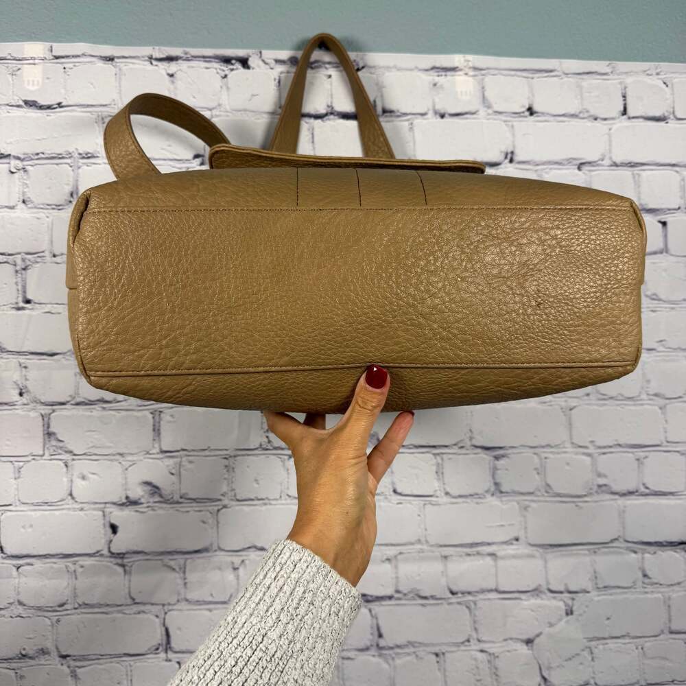 White Mountain Tan Leather Purse - Picture 4 of 7